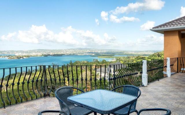 Luxury Getaway with Pool and Amazing Ocean view - Montego Bay
