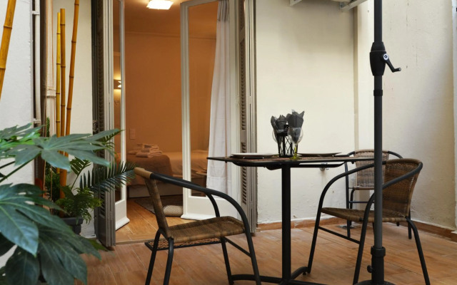 Studio Posh with garden in Kolonaki