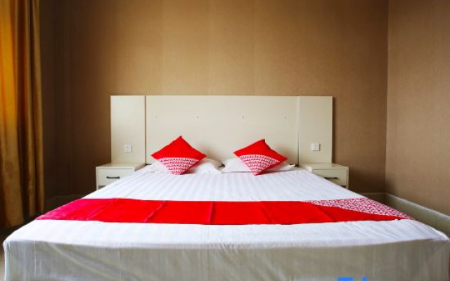 Yi yuan zibo jinniu business hotel