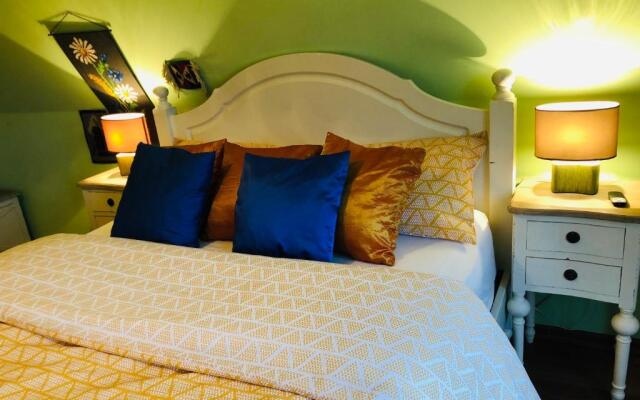 Willa Karolinka Stróża