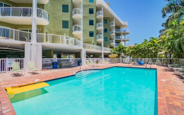 Crystal Palms 405
