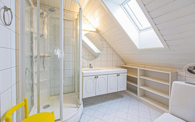 Nice Home in Farsund With 5 Bedrooms and Wifi