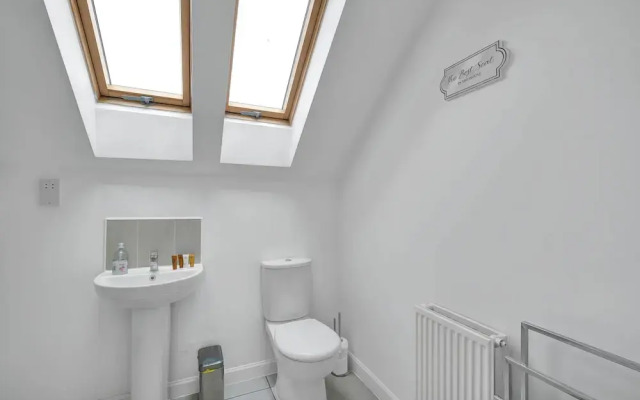 3 Bedroom and 2 Bath House with Balcony
