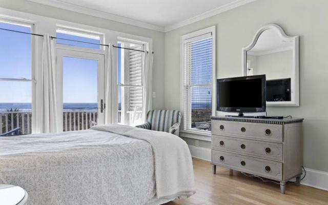 Shearwater 4 Bedroom Home by RedAwning