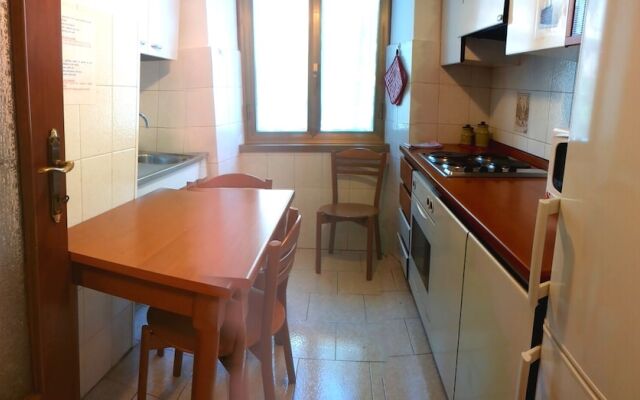 Pretty, centrally situated in Rome: wifi, climate. Metro 5 minutes