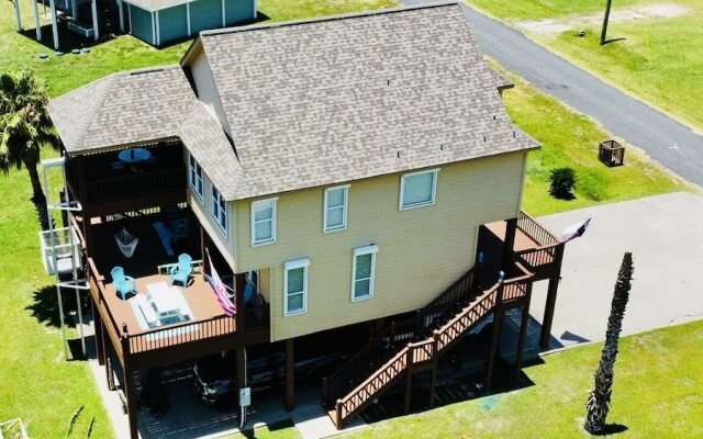 Sea-renity 3 Bedroom Home by Redawning