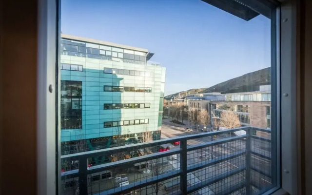 Contemporary Holyrood Apartment