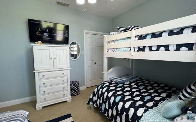 Sea-renity 3 Bedroom Home by Redawning