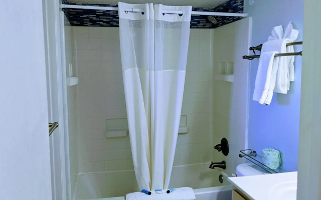 Shell Island Resort - All Oceanfront Suites