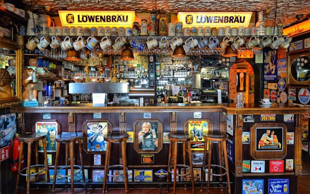 Lowenbräu Köln Hotel & Restaurant