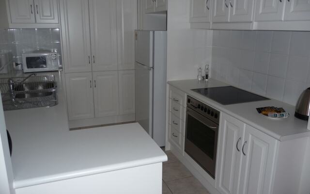 City Escape 2BD in Adelaides East End 4