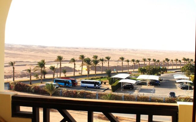 Beachfront and sea View in 5 Star Hotel Hurghada