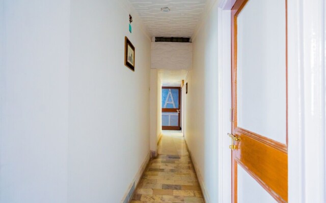 Home Royal Wood by OYO Rooms