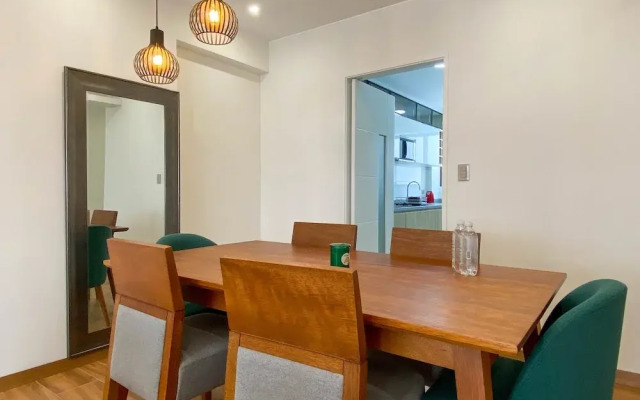Beautiful 2BR With Balcony in Miraflores