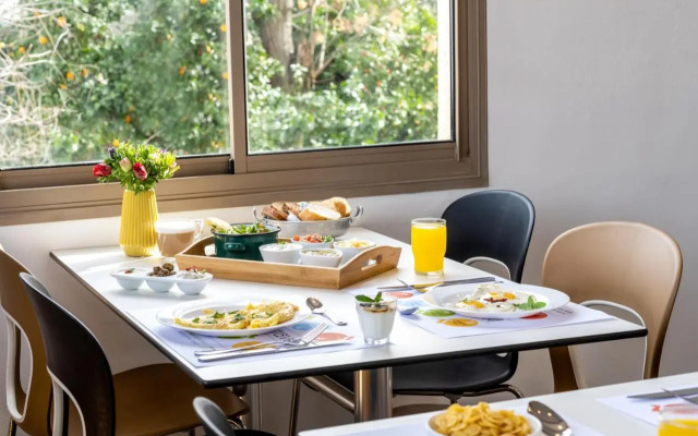 Metula Travel Hotel