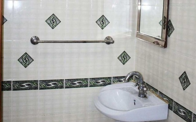 ADB Rooms Hotel Vallabh Darshan