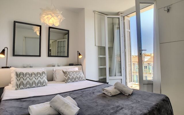 "Notre Dame" by Nestor&Jeeves