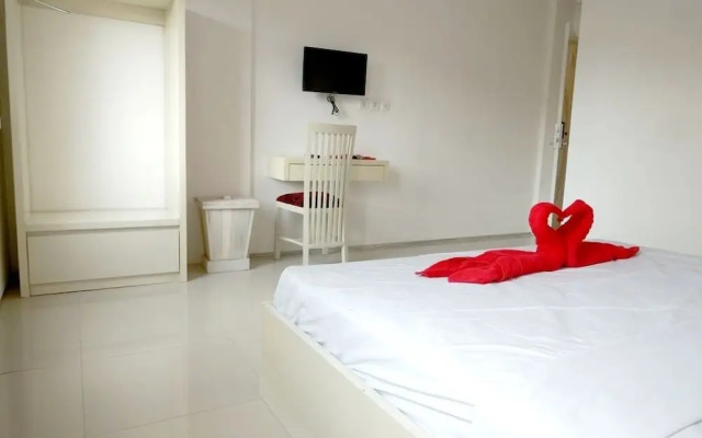 RedDoorz @ Raya Canggu 2