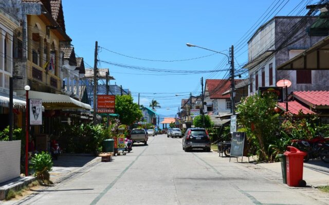 Baan Nana Villas