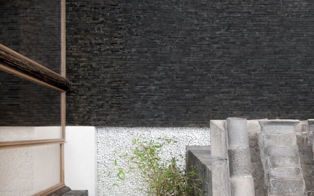 Twisting Courtyard Hutel Qianmen