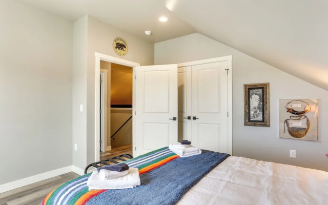 Spacious, Rustic Spearfish Home: Walk to Downtown!