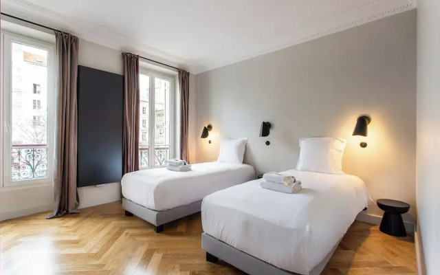 Magnificent Apartment - 3br/ 8P - Europe