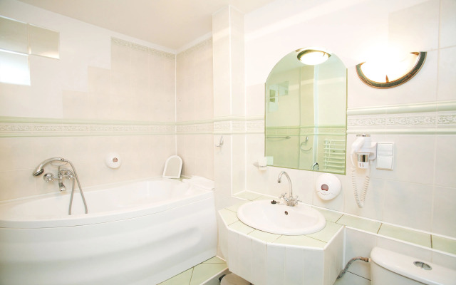 Hotel Dworek Wapionka