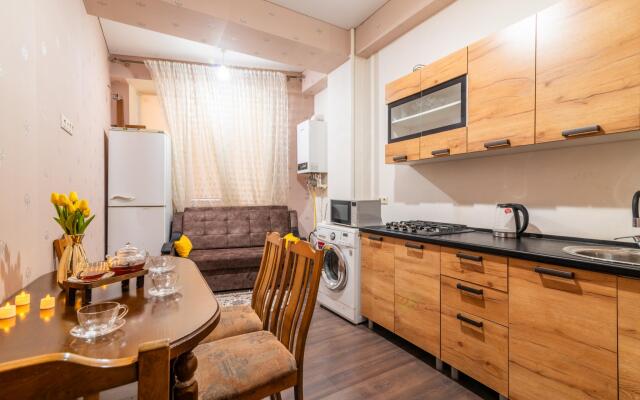 Bon voyage на улице Даниялова