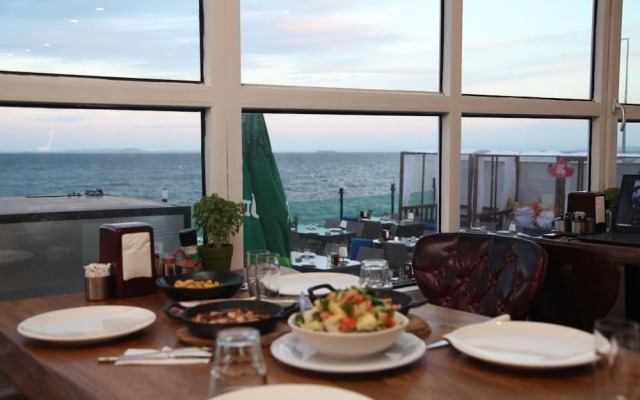 Edda Otel Suit