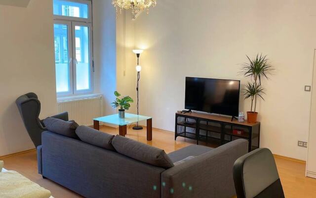 "welcoming Condo Of Peace In Prime Location Of Wien"