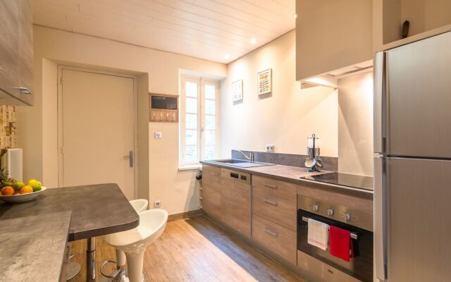 Cozy Holiday Home in Saint-Denis with Swimming Pool