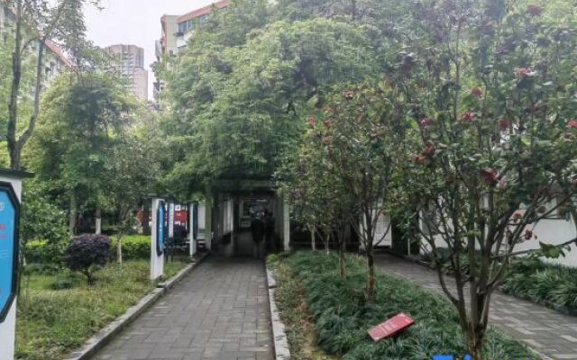 Qingteng Yisu Hotel (Ningbo Tianyi Square  Store )