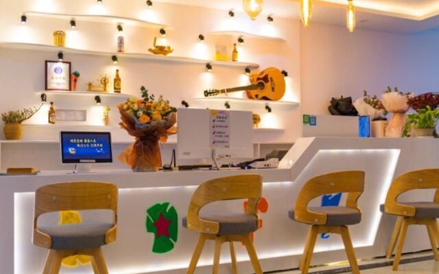 Chengdu Three Fish International Youth Hostel