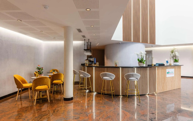 Brit Hotel Privilège Paris - Rosny