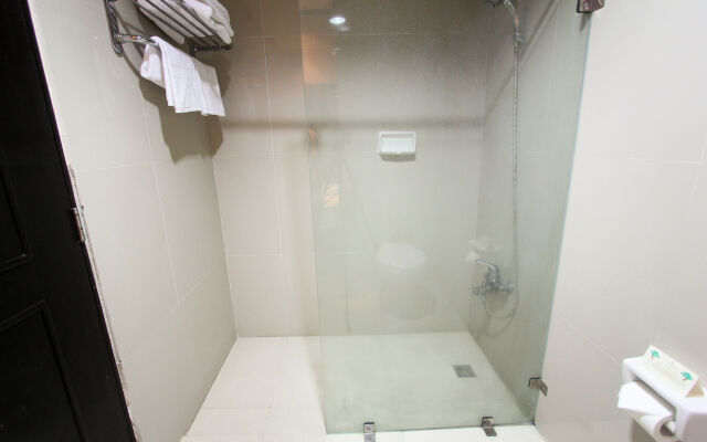 Luisita Central Park Hotel