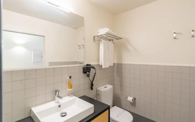 Iconic Nightlife Studio 104