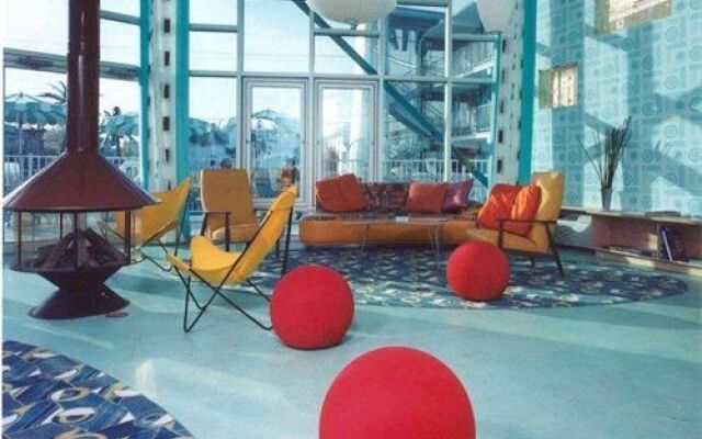 Starlux Hotel