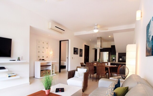 Private Rooftop Penthouse by Olahola