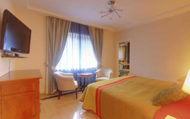 1077 beach villa el paraiso