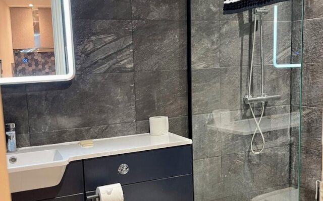 Modern Basement Flat in The City - Shoreditch