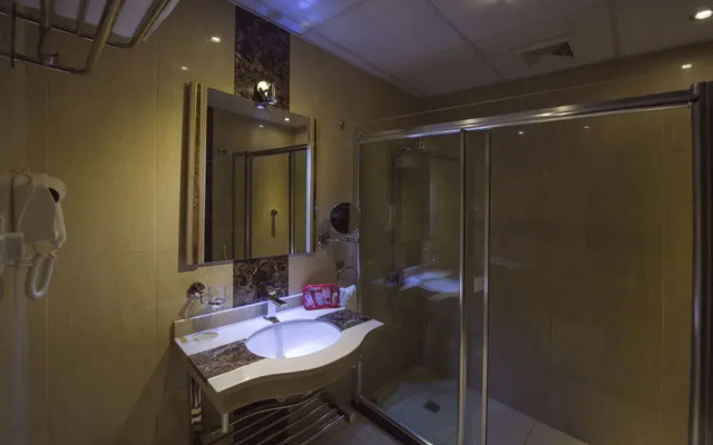La Fontaine Royal Hotel