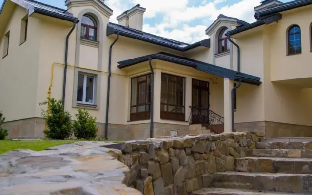 Pokrovsky Dvir