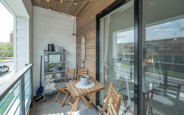 The Iris DT Condo with AC in Mission