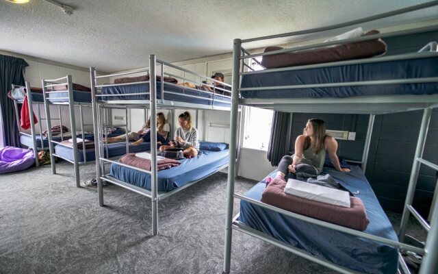 Base Rotorua - Hostel