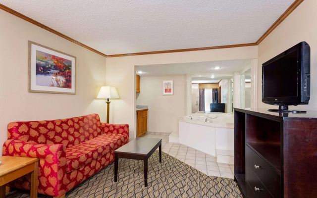 Baymont by Wyndham Kalamazoo East