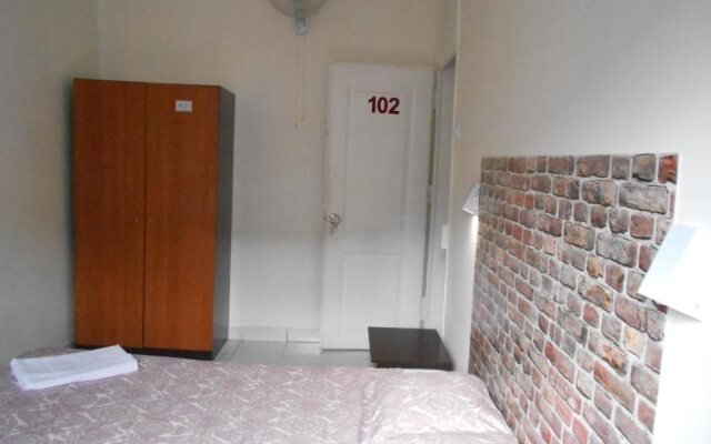 Crescent Rooms