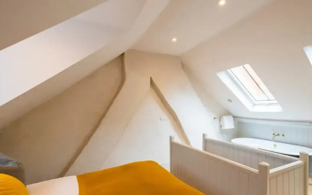 The Loft - 1 Bed Luxury Apartment With Bathtub