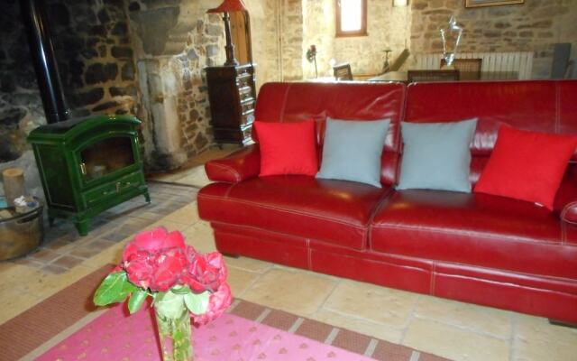 Prieure St Pierre de La Luthumiere