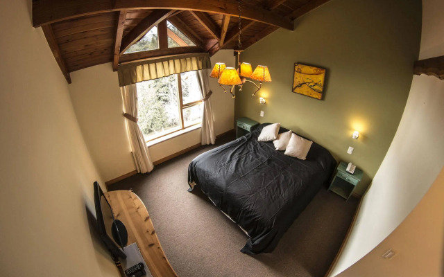 Peninsula Petit Hotel