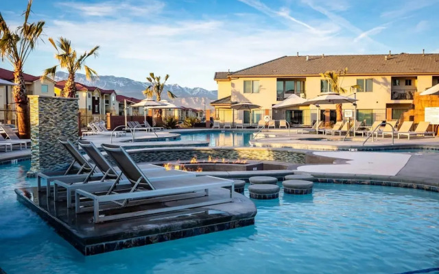 Zion's Paradise 6 Bedroom Townhouse